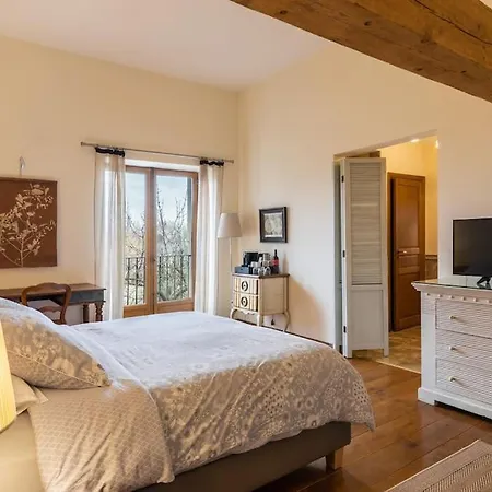 Holiday home Grande Maison De Charme A 5 Mn Du Centre