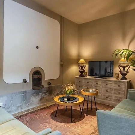 Grande Maison De Charme A 5 Mn Du Centre Holiday home *
